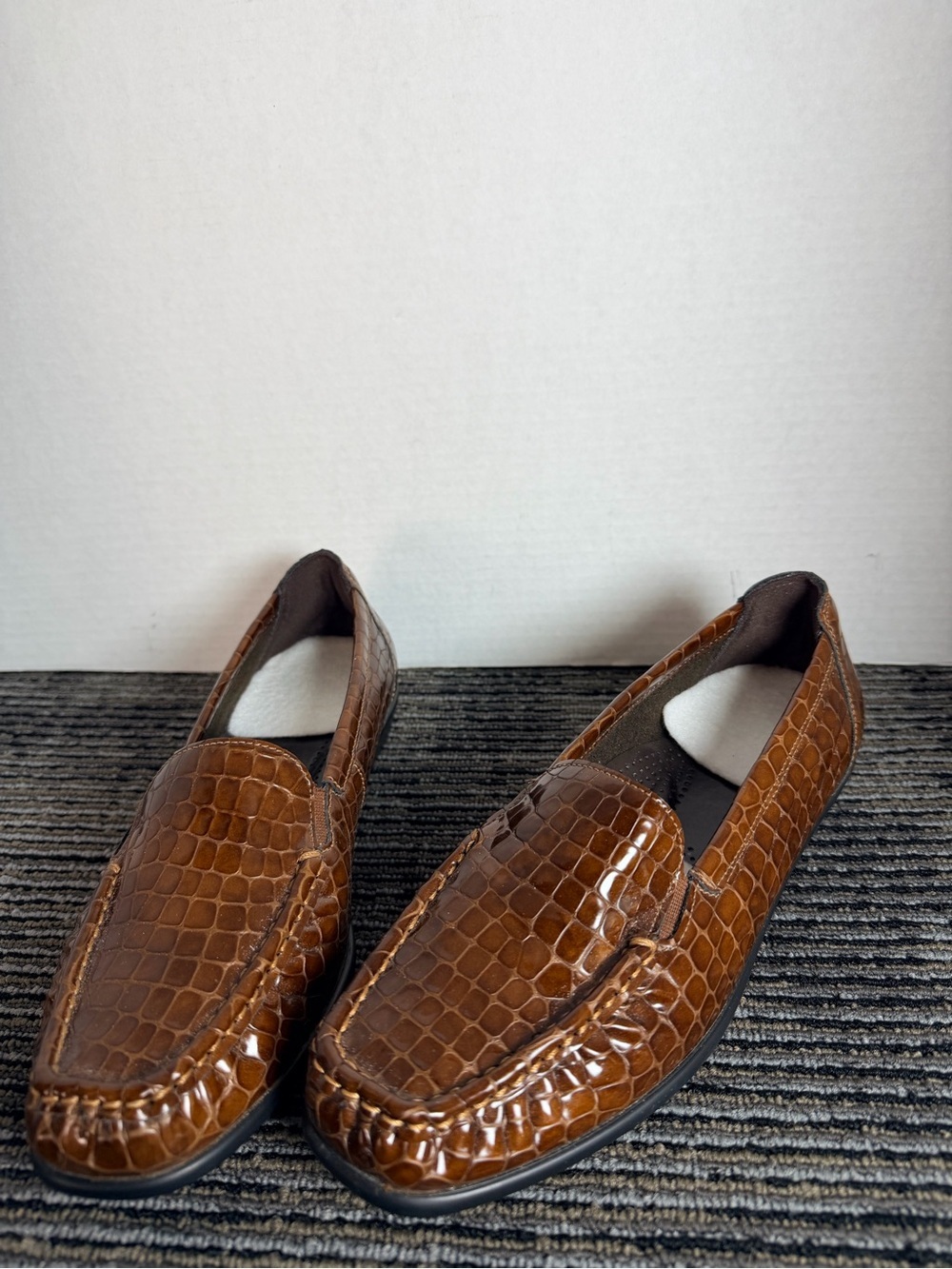 SAS WOMENS LOAFER SHOES 8.5 M NEW JOY CROC COGNAC BROWN PATENT LEATHER SHOE- - Picture 7 of 12